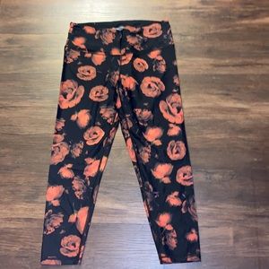 Victoria secret sport red/black Rose leggings XL